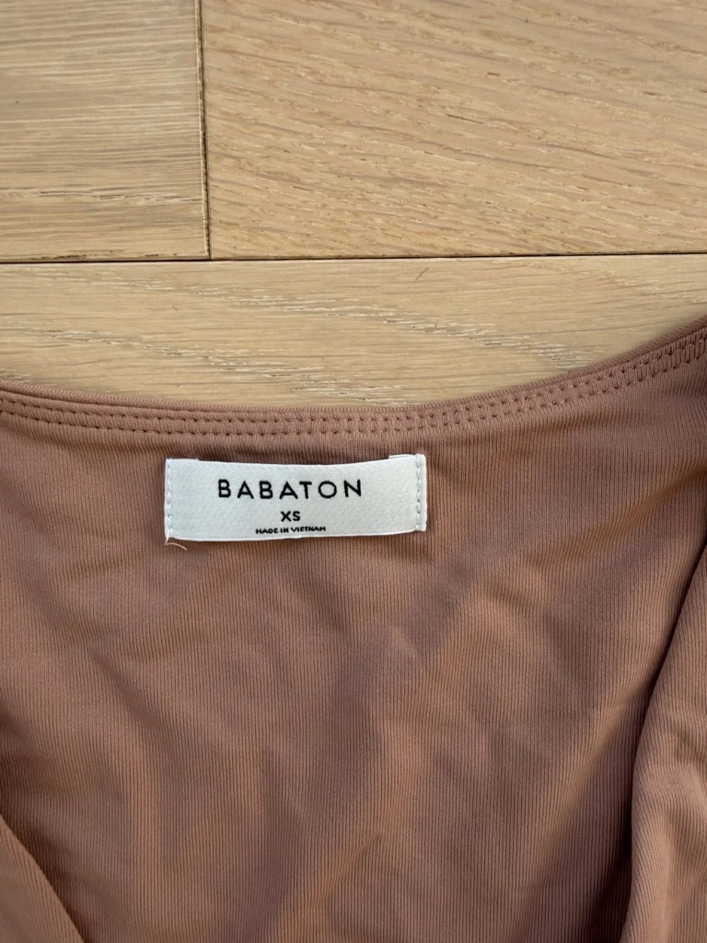 Aritzia Babaton Contour deep V bodysuit - Picture 2 of 3